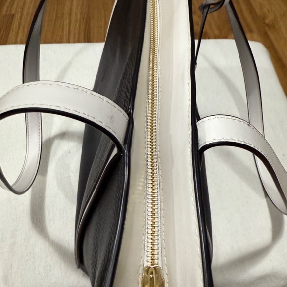 Michael Kors Whitney Tote Med Zip Top Pebble Leather Black with White Trim - Picture 8 of 9
